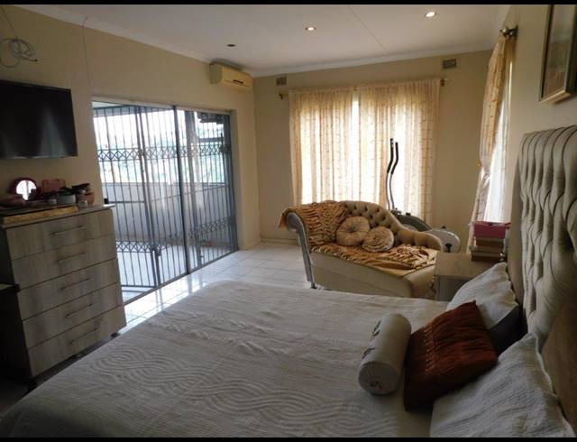 3 BEDROOM HOUSE FOR SALE IN UMHLATUZANA